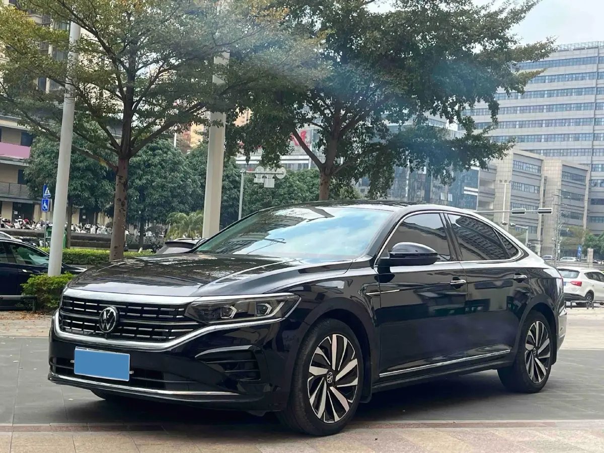 2023 Volkswagen Passat 2.0T 186HP L4 7DCT