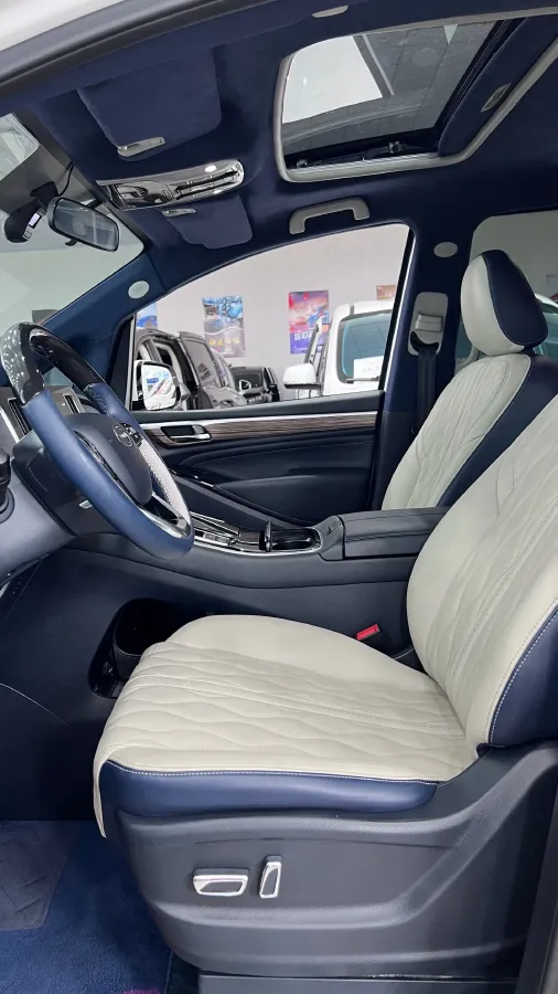 2021 GAC Trumpchi M8 2.0T 252HP L4 8AT,autocango,china used car exporter,china ev exporter,chinese used car exporter,chinese used ev exporter