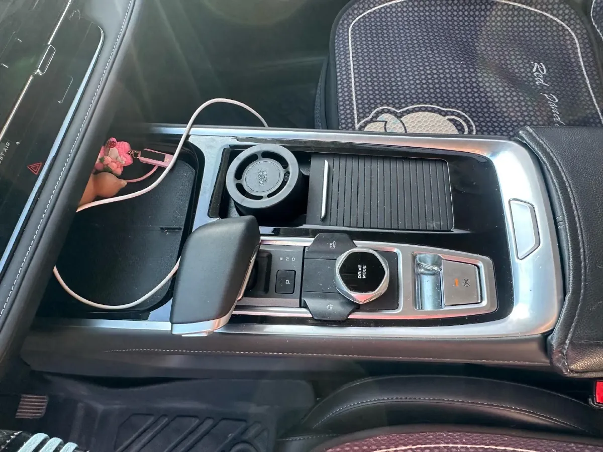 2024 ChangAn UNI-Z 1.5L 98HP L4 E-CVT PHEV 18.4KWH,autocango,china used car exporter,china ev exporter,chinese used car exporter,chinese used ev exporter