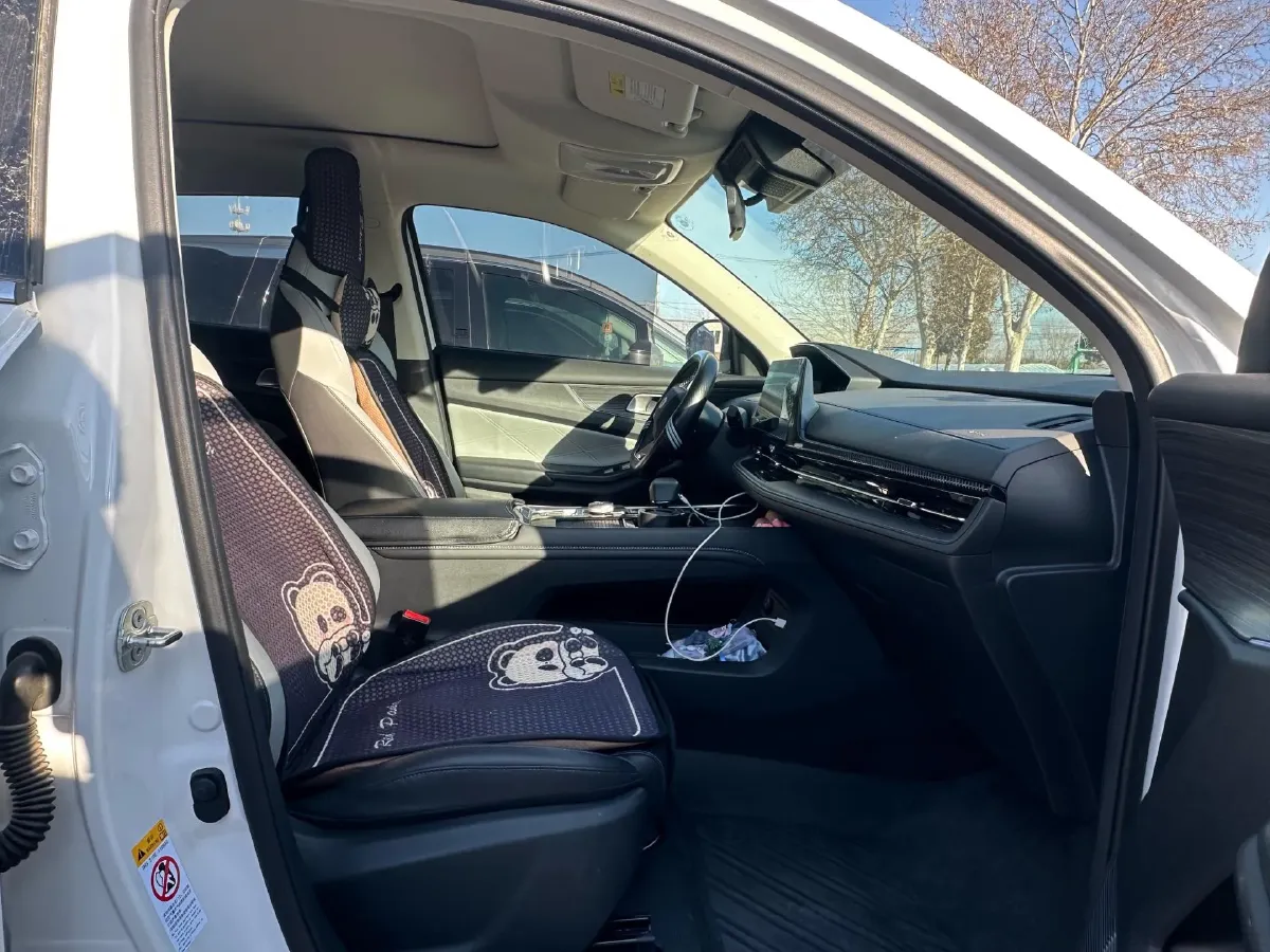 2024 ChangAn UNI-Z 1.5L 98HP L4 E-CVT PHEV 18.4KWH,autocango,china used car exporter,china ev exporter,chinese used car exporter,chinese used ev exporter