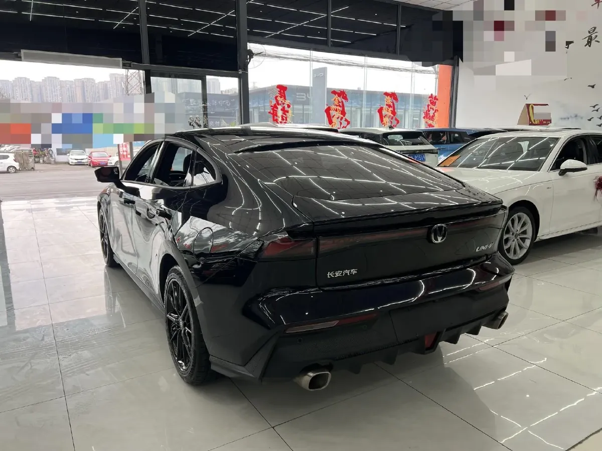 2023 ChangAn UNI-V 1.5T 188HP L4 7DCT,autocango,china used car exporter,china ev exporter,chinese used car exporter,chinese used ev exporter