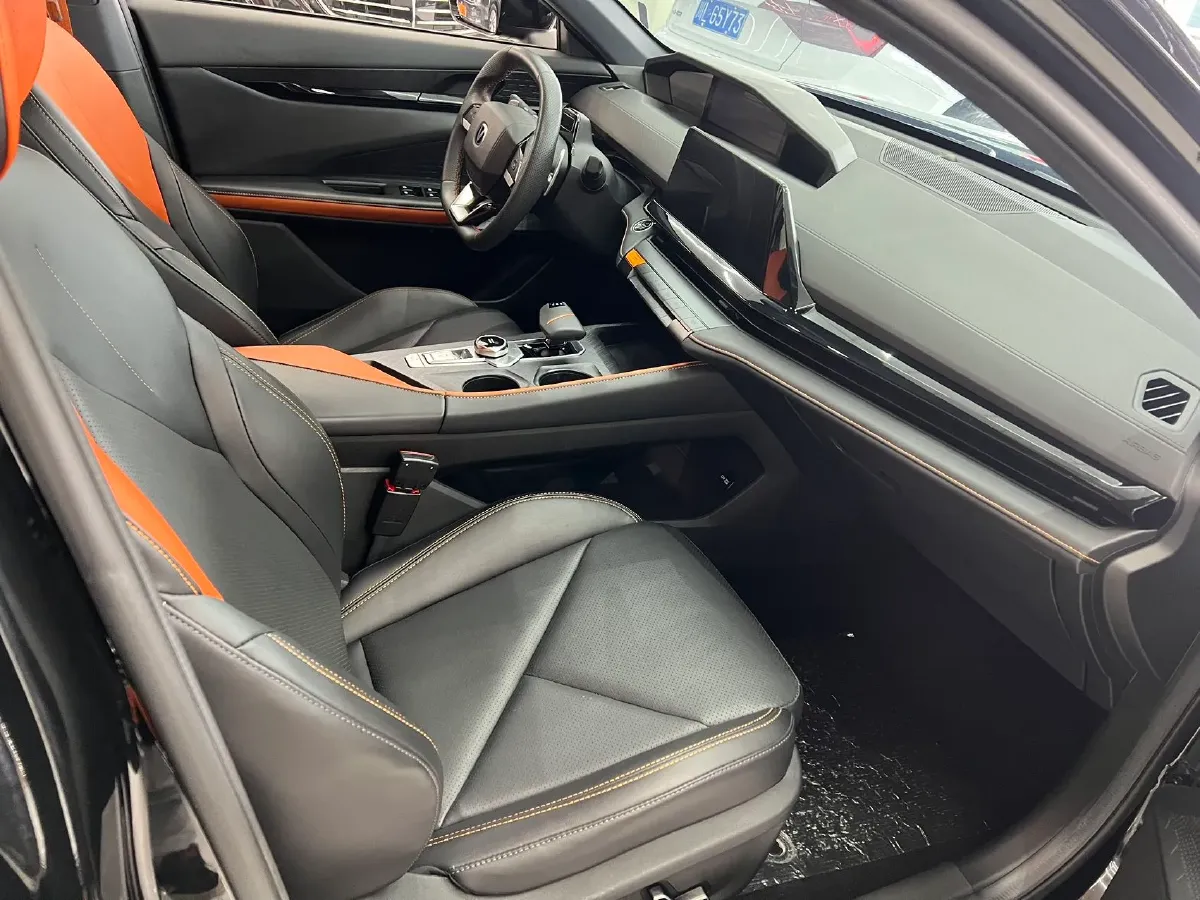 2023 ChangAn UNI-V 1.5T 188HP L4 7DCT,autocango,china used car exporter,china ev exporter,chinese used car exporter,chinese used ev exporter