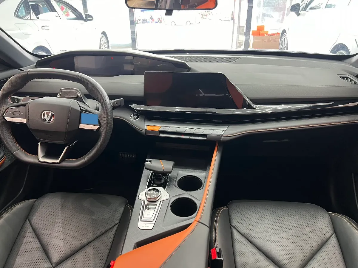 2023 ChangAn UNI-V 1.5T 188HP L4 7DCT,autocango,china used car exporter,china ev exporter,chinese used car exporter,chinese used ev exporter