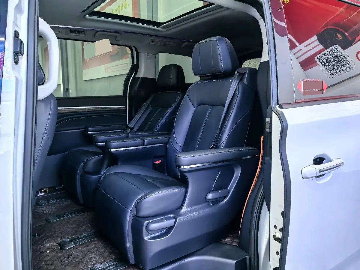 2021 GAC Trumpchi M8 2.0T 252HP L4 8AT,autocango,china used car exporter,china ev exporter,chinese used car exporter,chinese used ev exporter