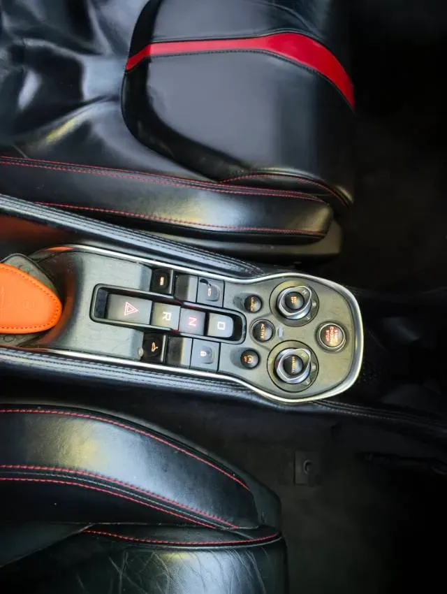 2019 McLaren 570 3.8T 570HP V8 7DCT,autocango,china used car exporter,china ev exporter,chinese used car exporter,chinese used ev exporter