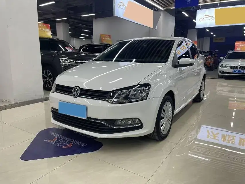 2016 Volkswagen Polo 1.6L 110HP L4 6AT