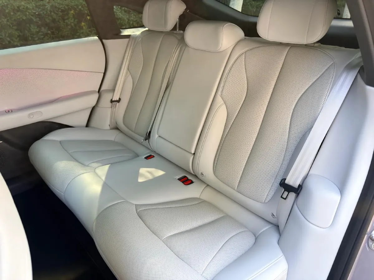 2024 Xpeng P7+ BEV 60.7KWH,autocango,china used car exporter,china ev exporter,chinese used car exporter,chinese used ev exporter