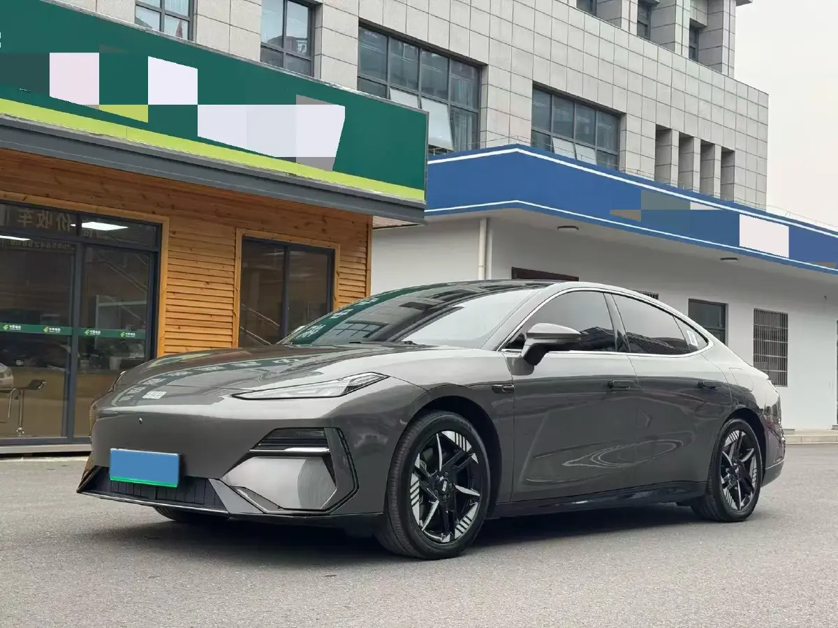 2024 Geely Galaxy E8 BEV 62KWH