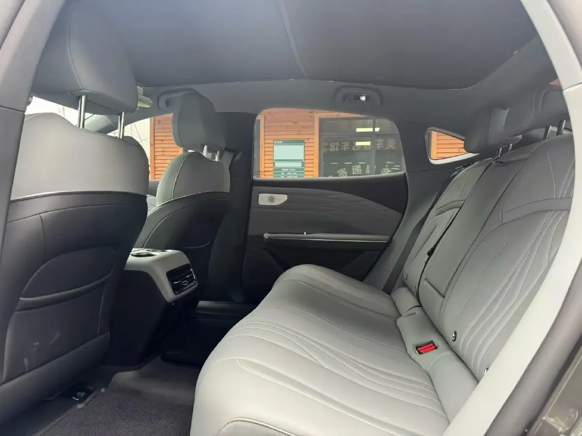 2024 Geely Galaxy E8 BEV 62KWH,autocango,china used car exporter,china ev exporter,chinese used car exporter,chinese used ev exporter