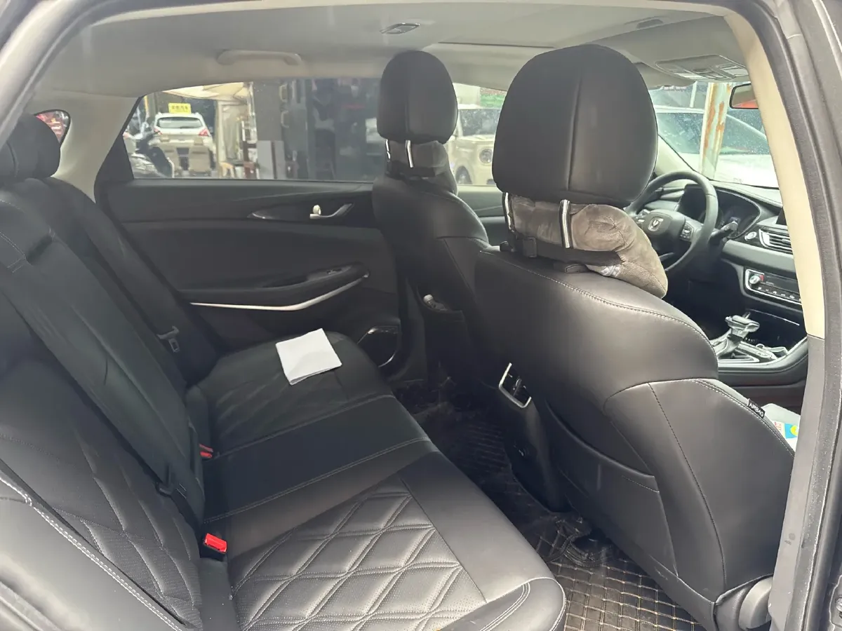 2022 ChangAn Raeton CC 1.5T 188HP L4 7DCT,autocango,china used car exporter,china ev exporter,chinese used car exporter,chinese used ev exporter