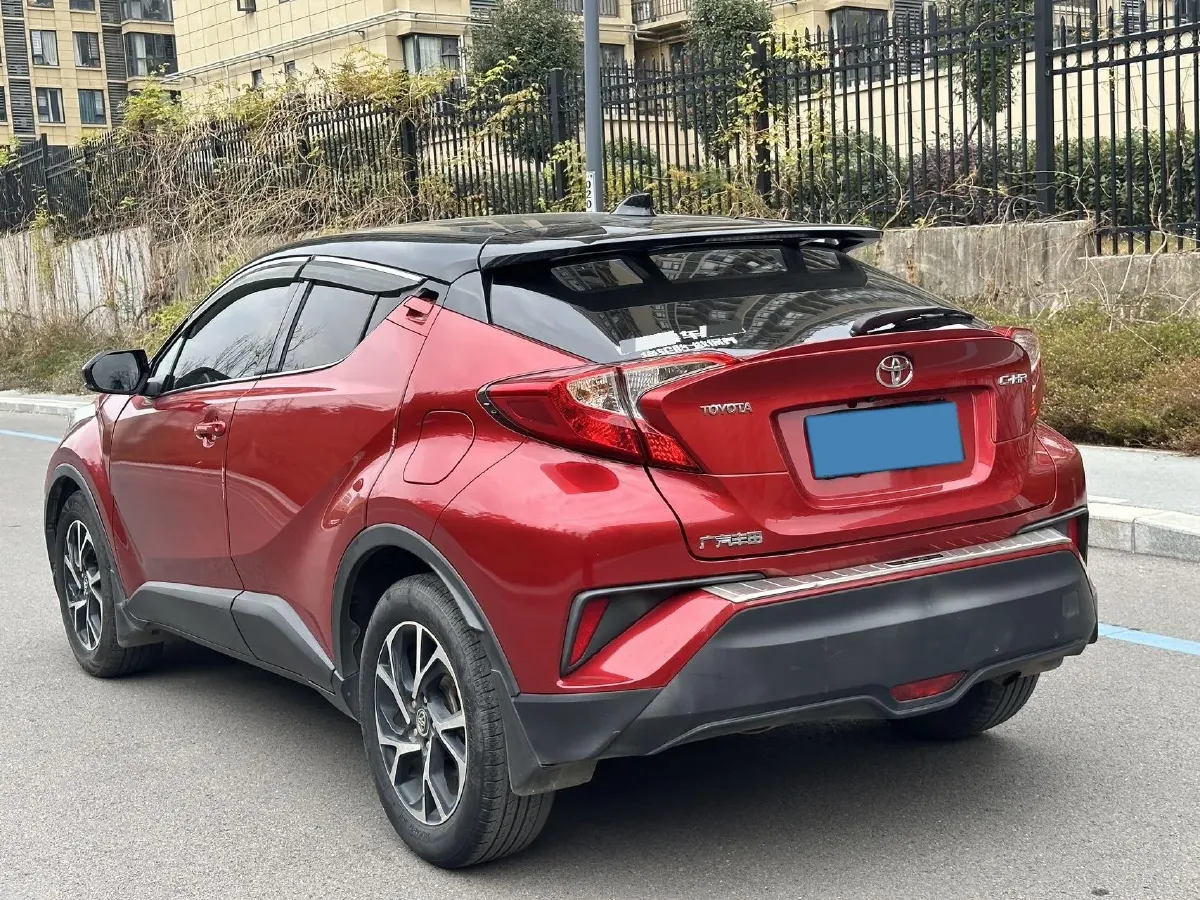 2018 Toyota C-HR 2.0L 171HP L4 CVT,autocango,china used car exporter,china ev exporter,chinese used car exporter,chinese used ev exporter