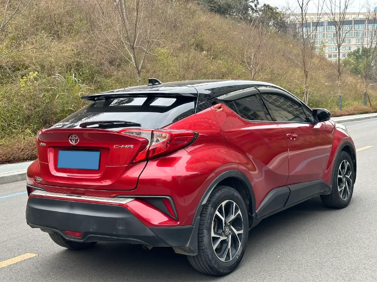 2018 Toyota C-HR 2.0L 171HP L4 CVT,autocango,china used car exporter,china ev exporter,chinese used car exporter,chinese used ev exporter