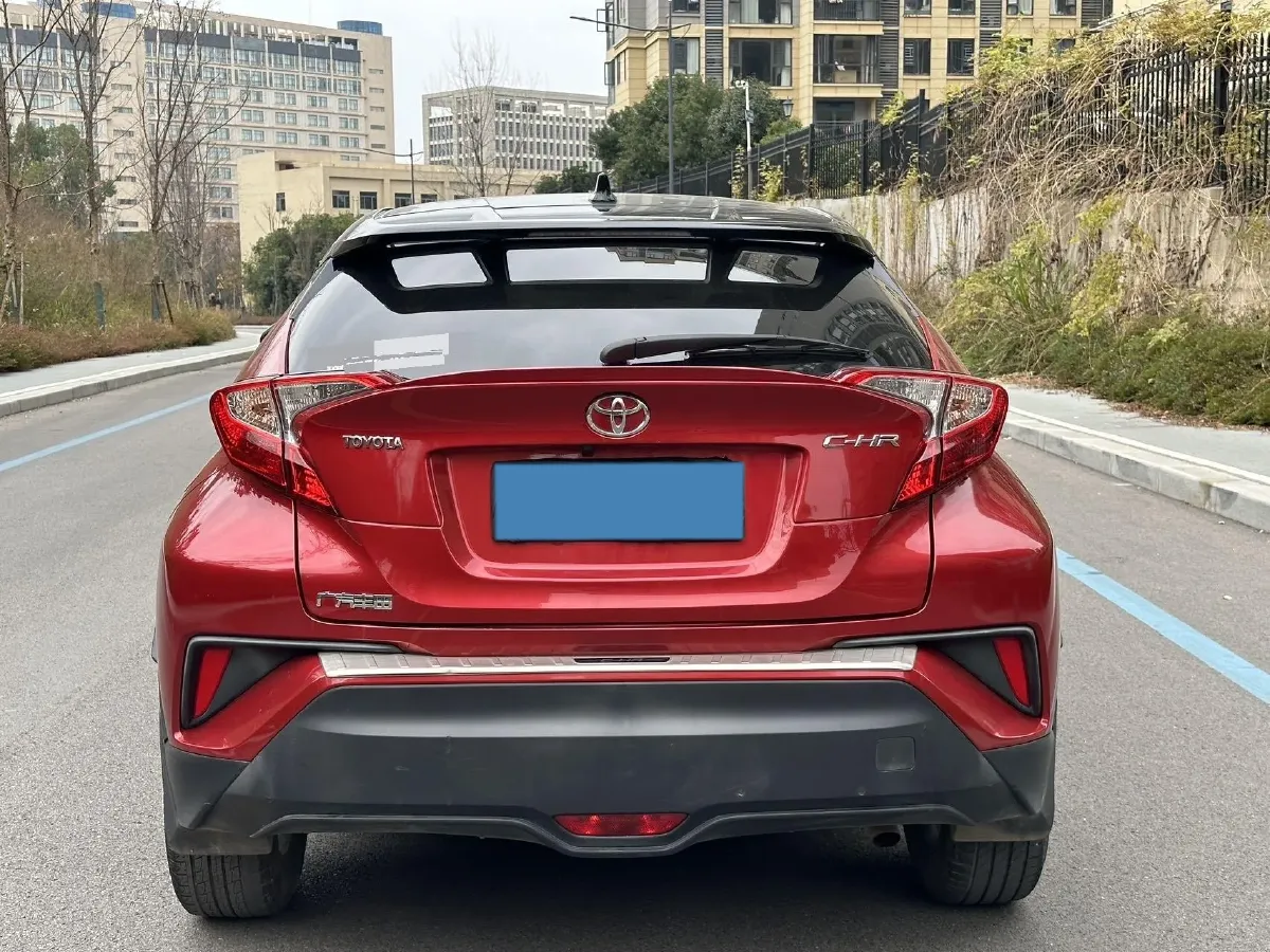 2018 Toyota C-HR 2.0L 171HP L4 CVT,autocango,china used car exporter,china ev exporter,chinese used car exporter,chinese used ev exporter