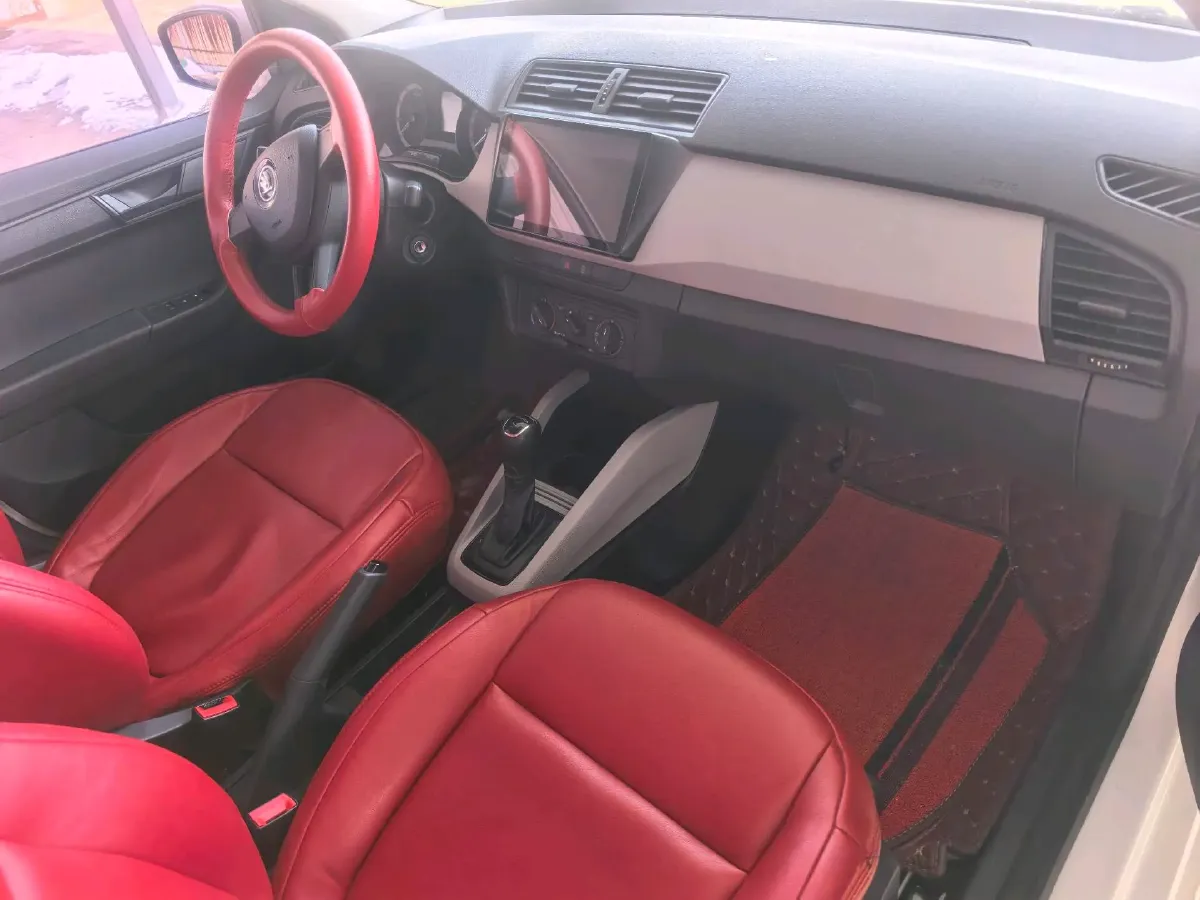 2017 Skoda Fabia 1.4L 90HP L4 6AT,autocango,china used car exporter,china ev exporter,chinese used car exporter,chinese used ev exporter