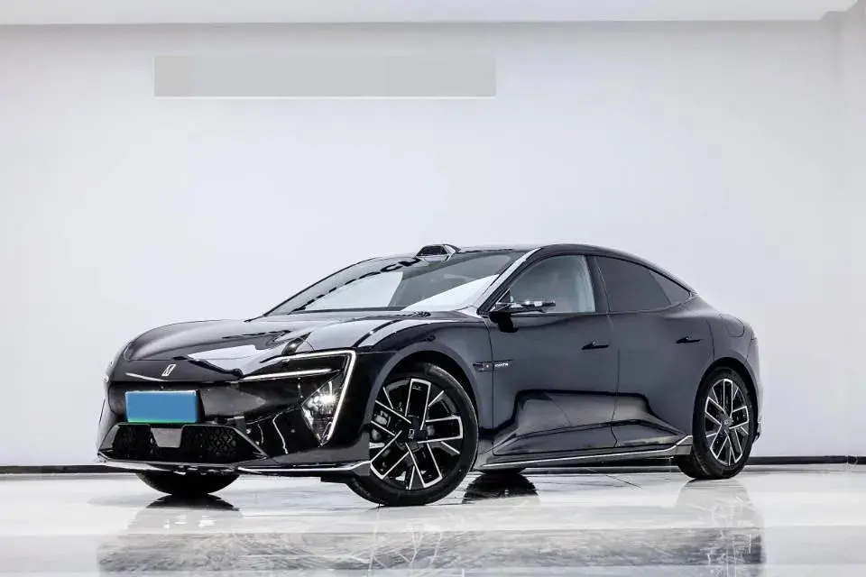 2025 Avatr 06 REEV 156HP REEV