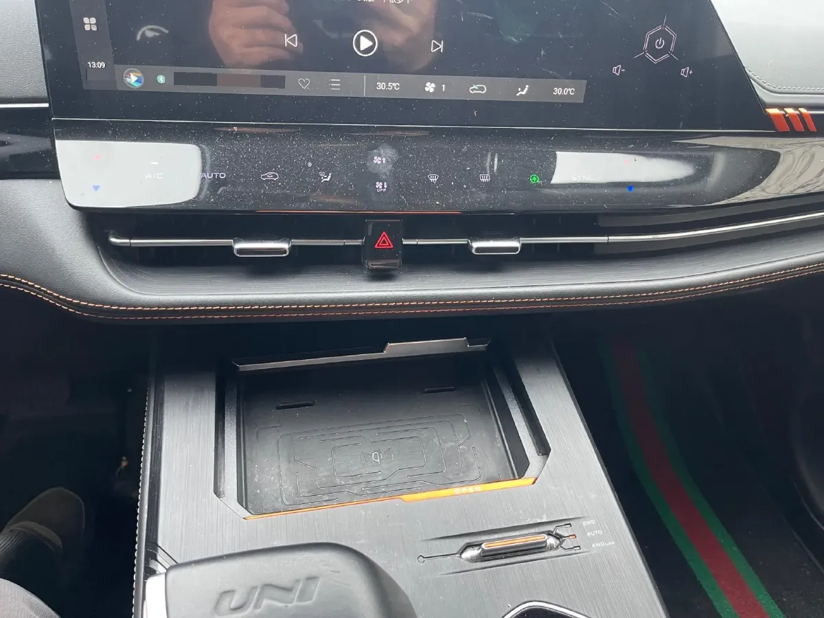 2021 ChangAn UNI-K 2.0T 233HP L4 8AT,autocango,china used car exporter,china ev exporter,chinese used car exporter,chinese used ev exporter