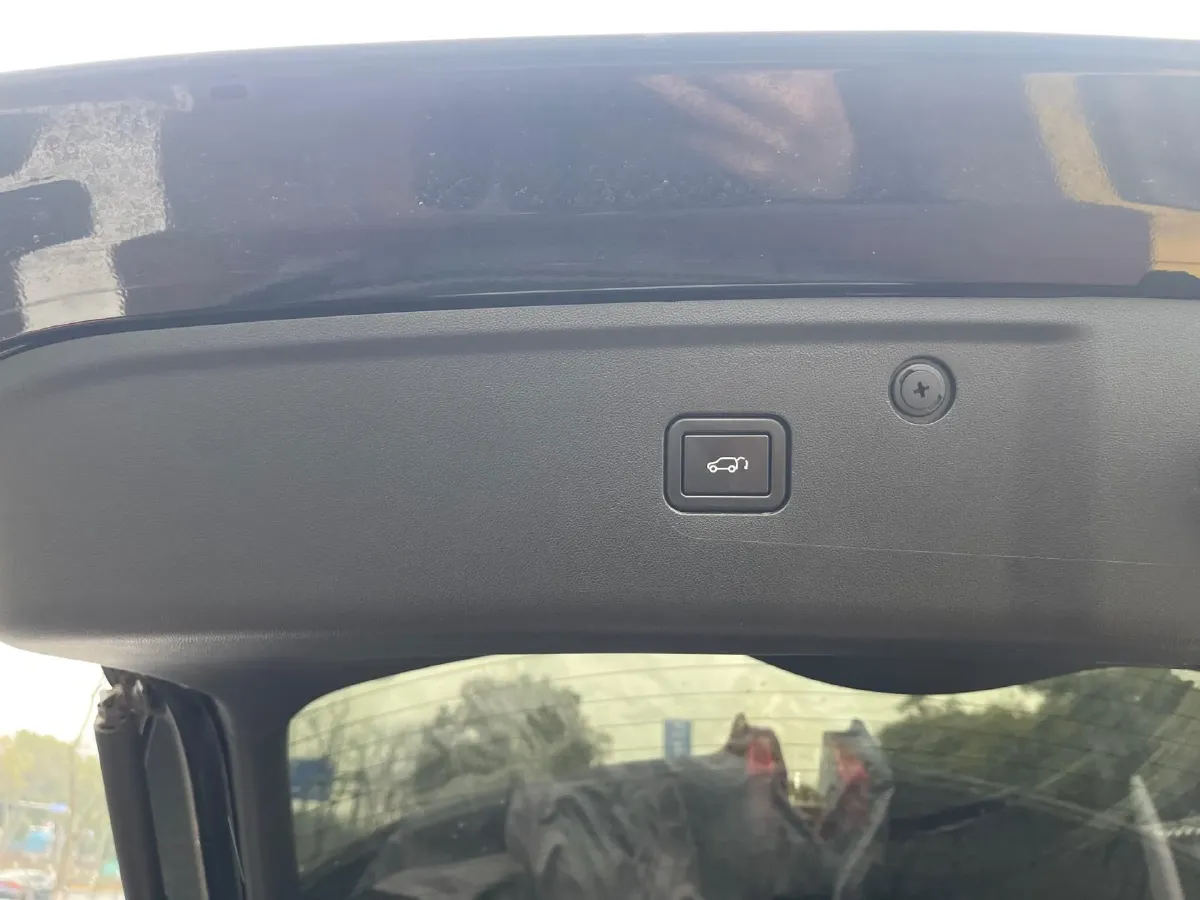 2021 ChangAn UNI-K 2.0T 233HP L4 8AT,autocango,china used car exporter,china ev exporter,chinese used car exporter,chinese used ev exporter