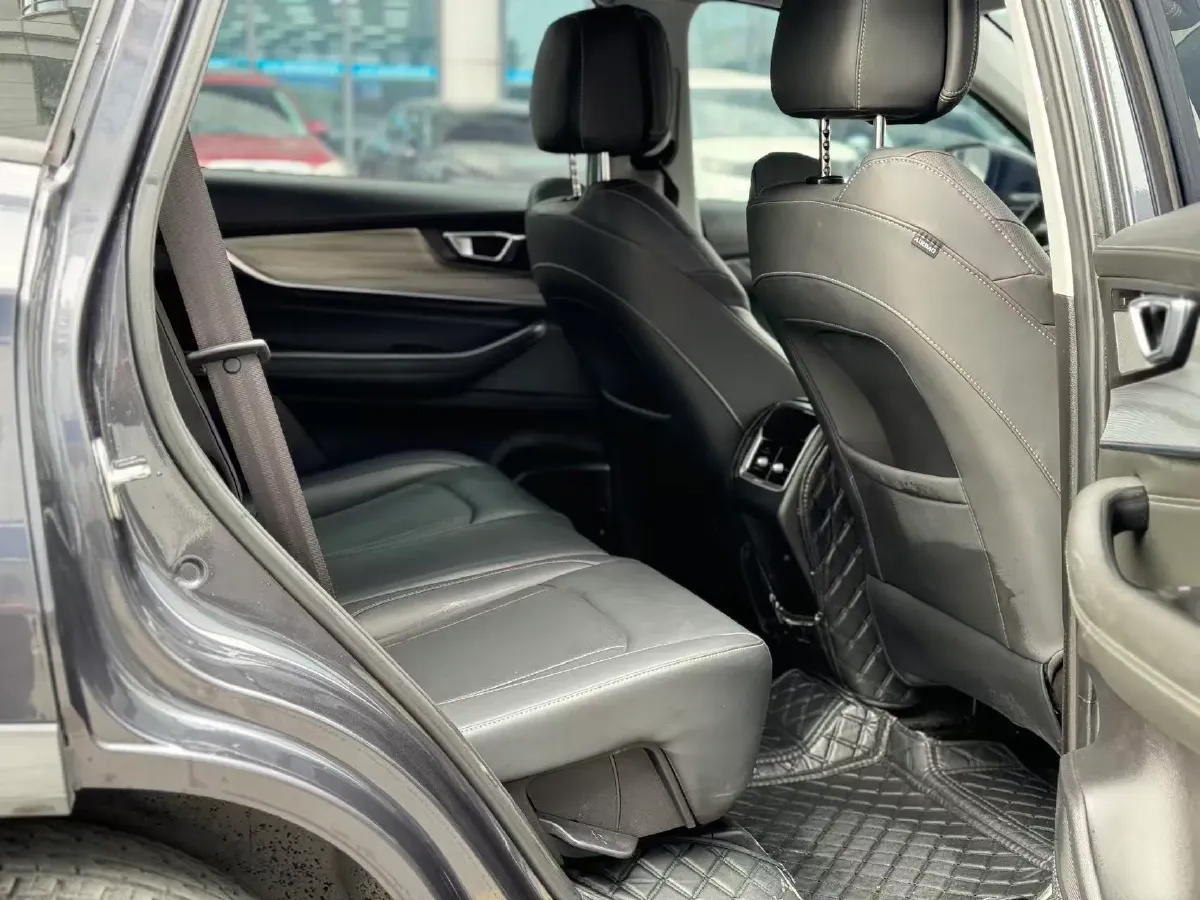 2021 Chery Tiggo 8 Plus 1.6T 197HP L4 7DCT,autocango,china used car exporter,china ev exporter,chinese used car exporter,chinese used ev exporter