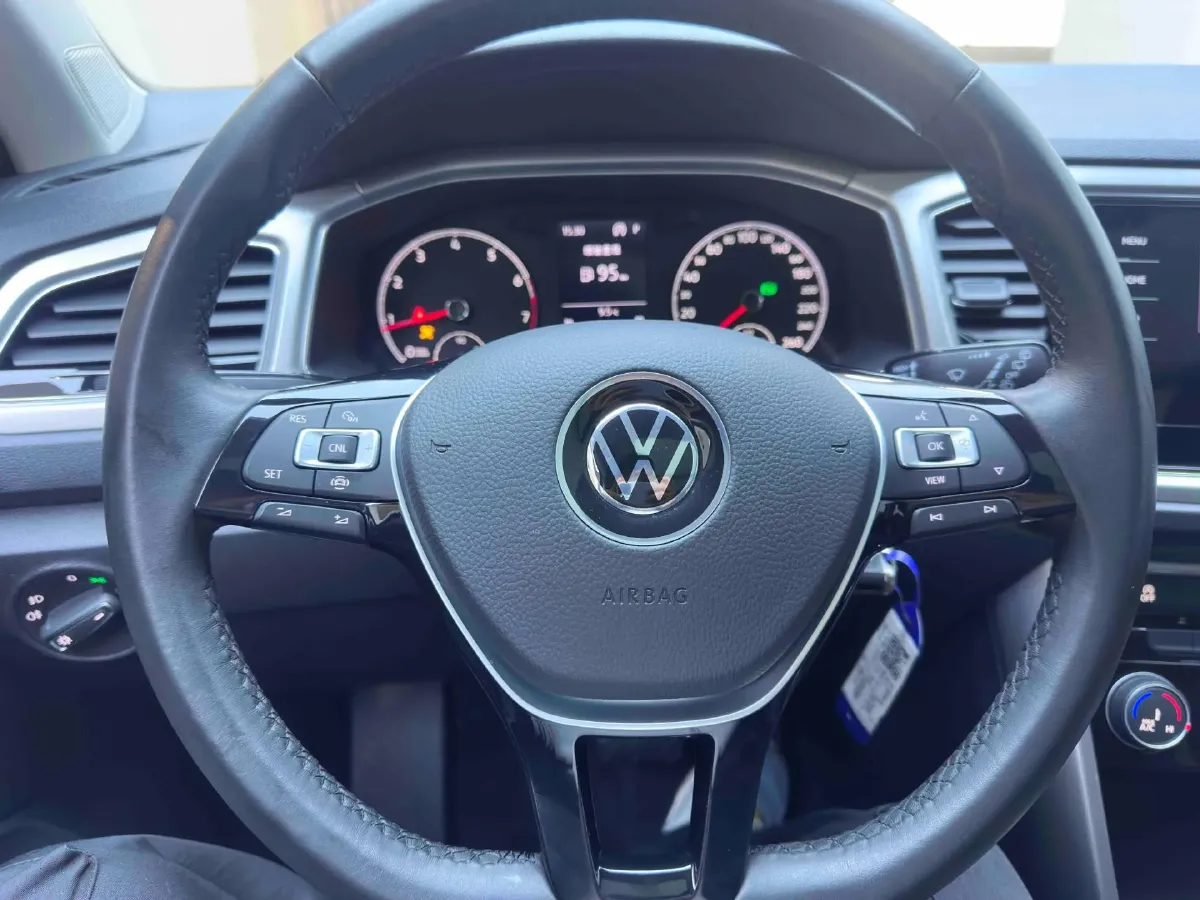 2021 Volkswagen T-Roc 1.4T 150HP L4 7DCT,autocango,china used car exporter,china ev exporter,chinese used car exporter,chinese used ev exporter