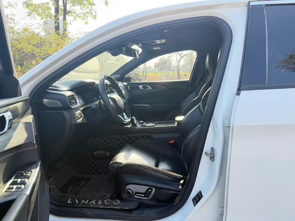 2018 Toyota C-HR 2.0L 171HP L4 CVT,autocango,china used car exporter,china ev exporter,chinese used car exporter,chinese used ev exporter