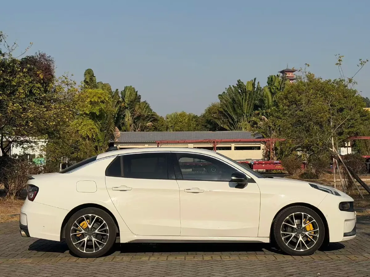 2018 Toyota C-HR 2.0L 171HP L4 CVT,autocango,china used car exporter,china ev exporter,chinese used car exporter,chinese used ev exporter