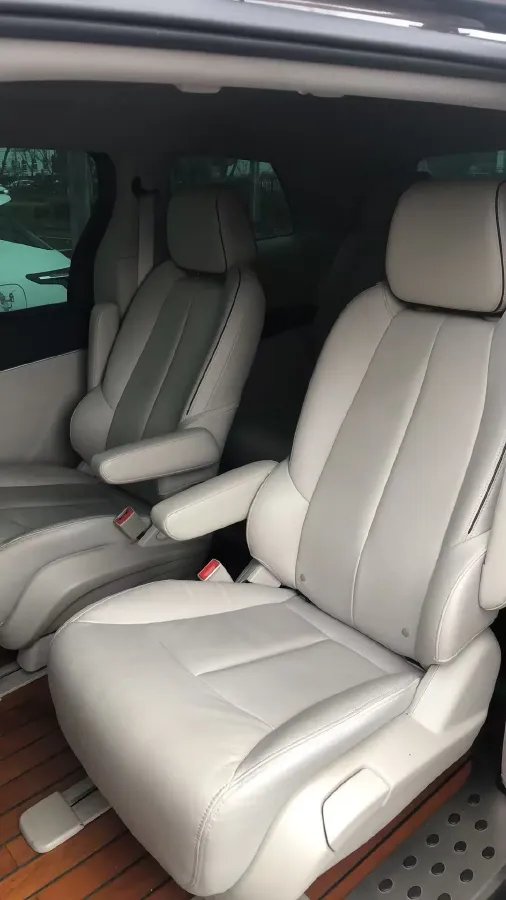 2021 Buick GL8 2.0T 237HP L4 9AT,autocango,china used car exporter,china ev exporter,chinese used car exporter,chinese used ev exporter