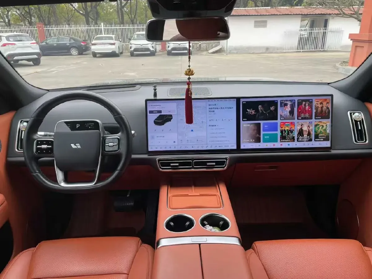 2024 Volvo S60 2.0T 197HP L4 7DCT,autocango,china used car exporter,china ev exporter,chinese used car exporter,chinese used ev exporter