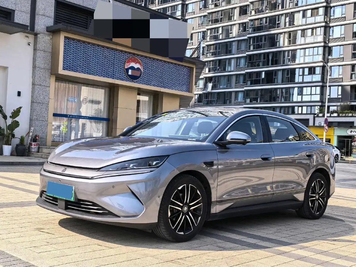 2025 BYD QinL BEV