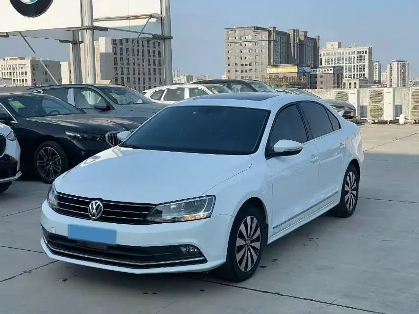 2018 Volkswagen Sagitar 1.2T 110HP L4 7DCT