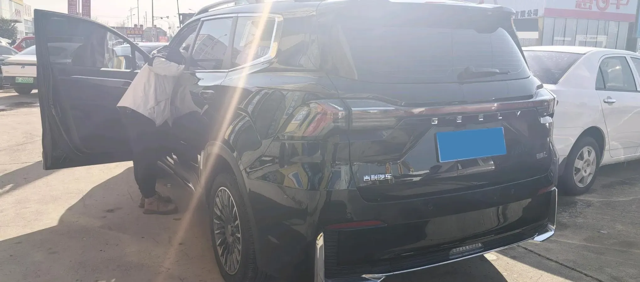 2025 Geely Okavango L 2.0T 218HP L4 7DCT,autocango,china used car exporter,china ev exporter,chinese used car exporter,chinese used ev exporter