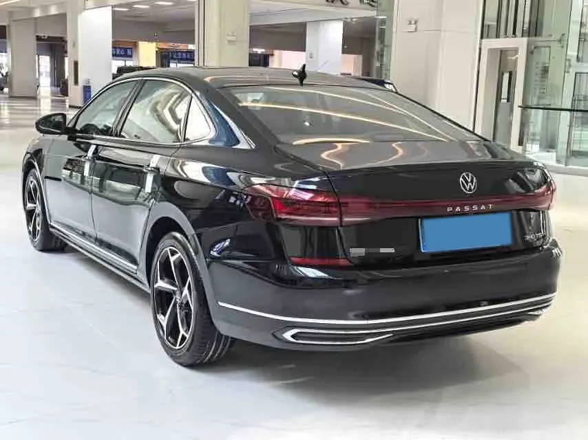 2024 Volkswagen Passat 2.0T 220HP L4 7DCT,autocango,china used car exporter,china ev exporter,chinese used car exporter,chinese used ev exporter