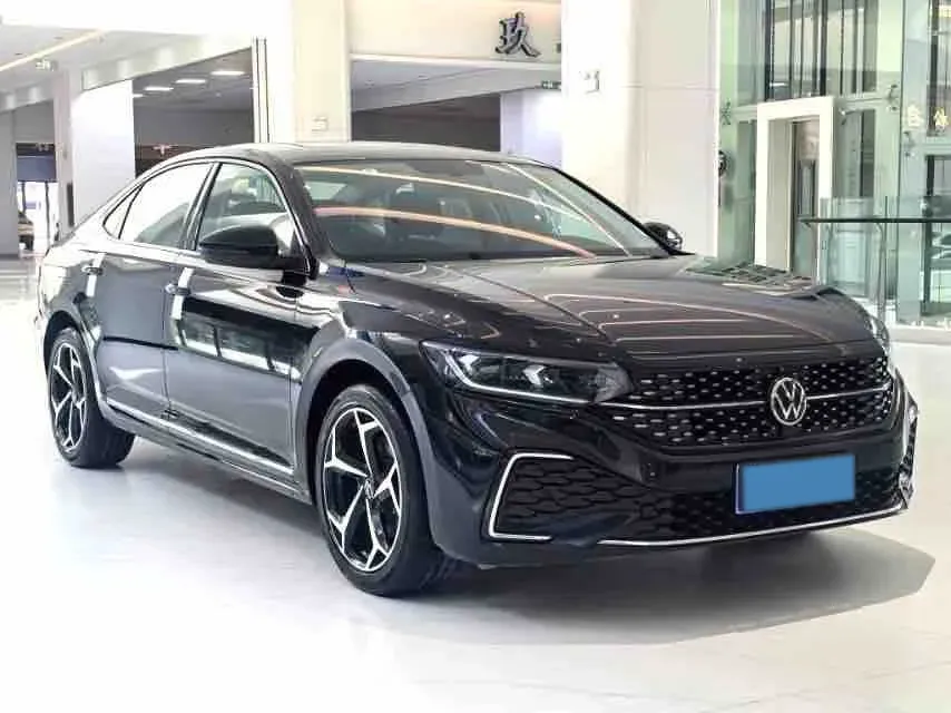 2024 Volkswagen Passat 2.0T 220HP L4 7DCT,autocango,china used car exporter,china ev exporter,chinese used car exporter,chinese used ev exporter