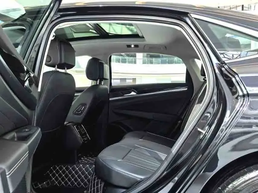 2024 Volkswagen Passat 2.0T 220HP L4 7DCT,autocango,china used car exporter,china ev exporter,chinese used car exporter,chinese used ev exporter