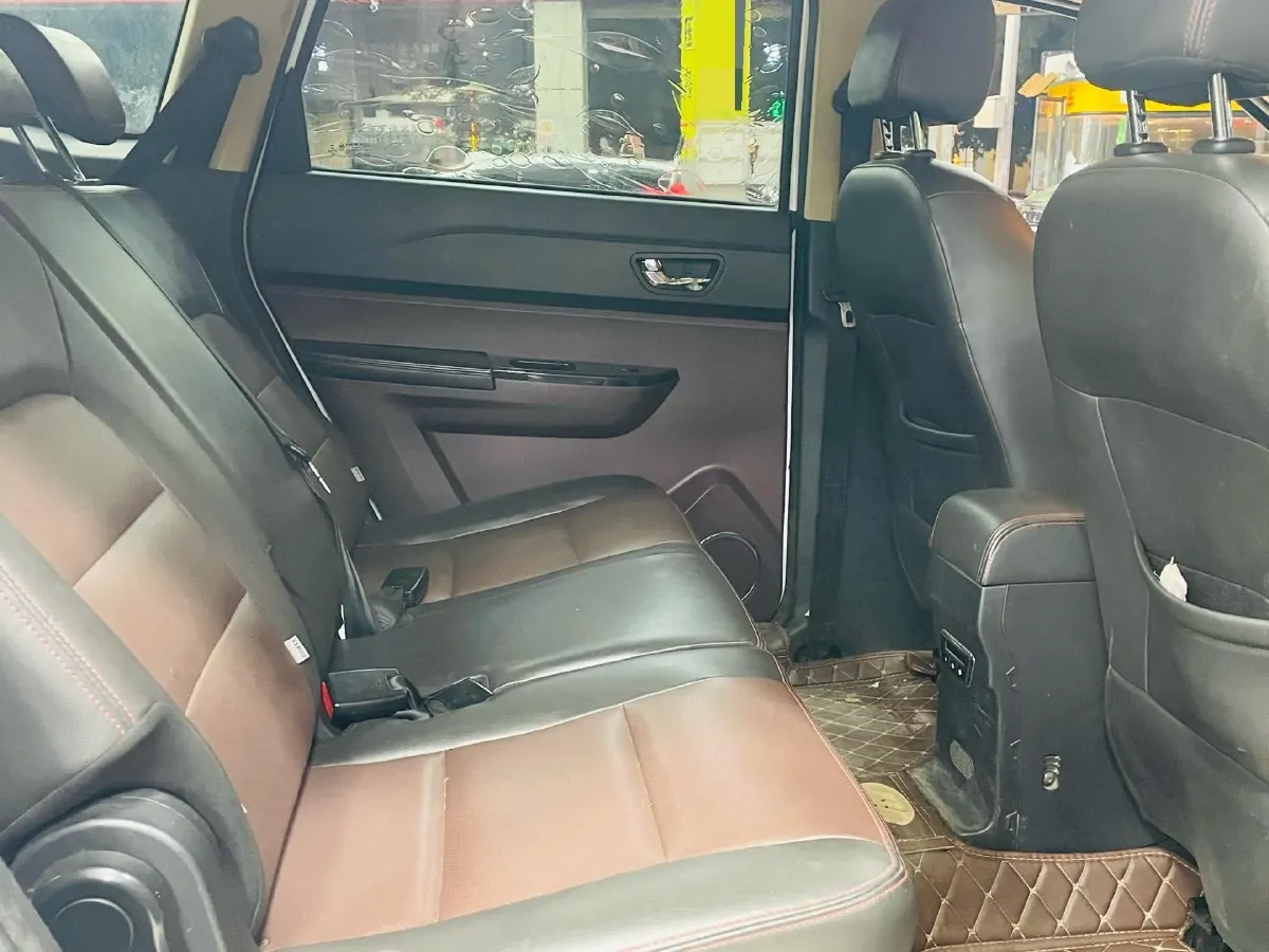 2016 LiFan MaiWei 1.5L 109HP L4 5MT,autocango,china used car exporter,china ev exporter,chinese used car exporter,chinese used ev exporter