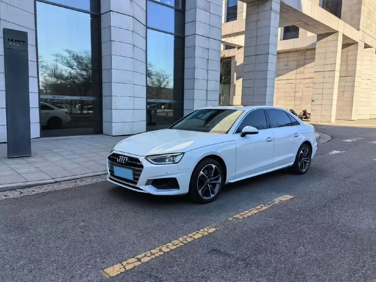 2020 Audi A4L 2.0T 190HP L4 7DCT