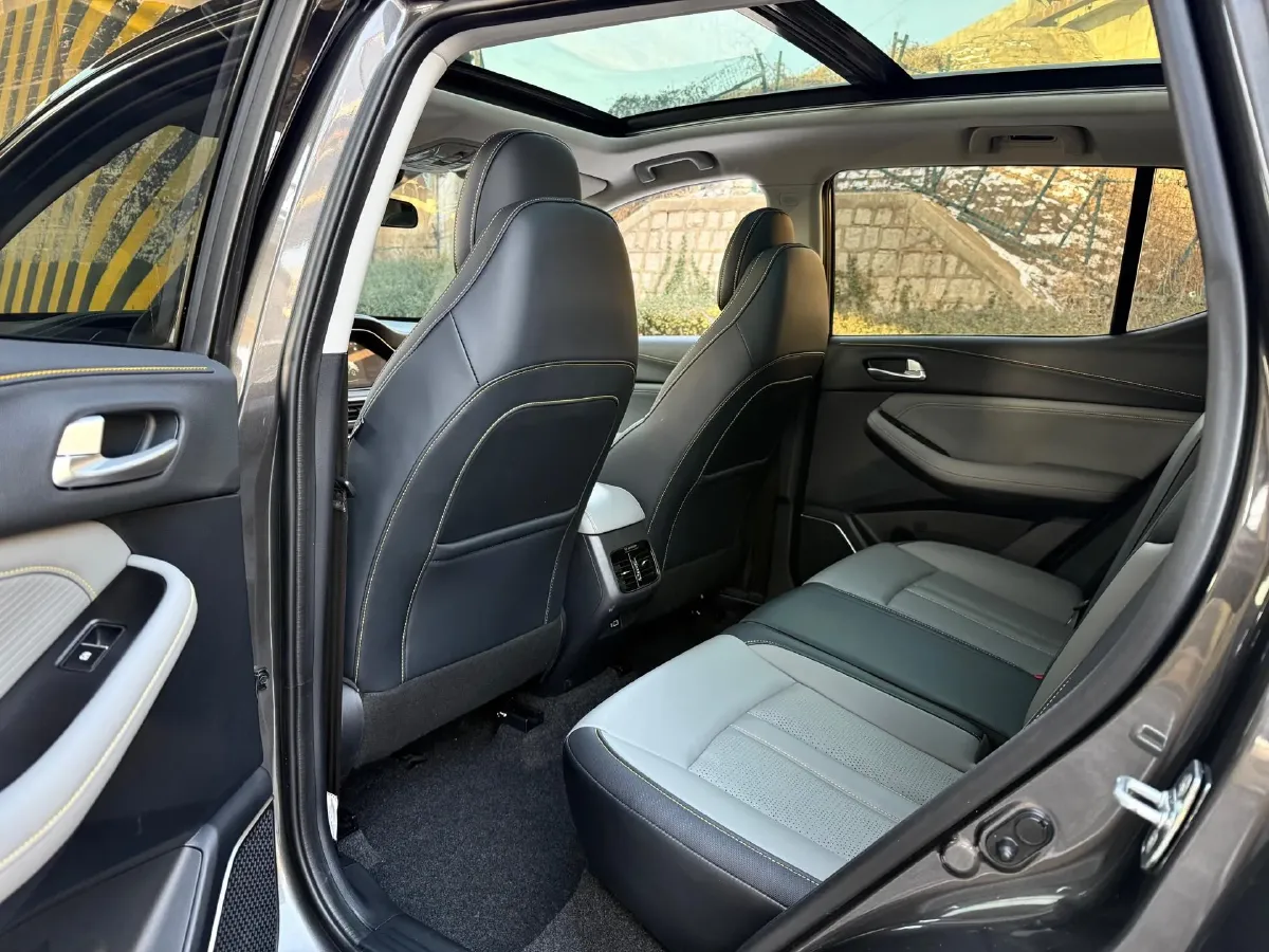 2022 GAC Trumpchi GS4 1.5T 169HP L4 6AT,autocango,china used car exporter,china ev exporter,chinese used car exporter,chinese used ev exporter