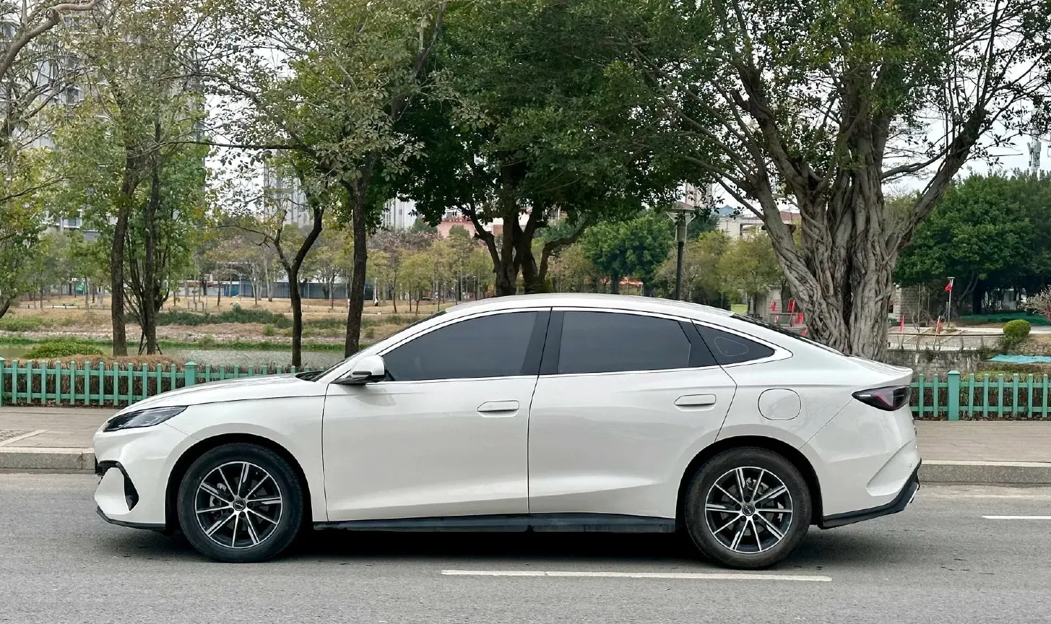 2024 BYD Seal06 1.5L 101HP L4 E-CVT PHEV 10.08KWH,autocango,china used car exporter,china ev exporter,chinese used car exporter,chinese used ev exporter