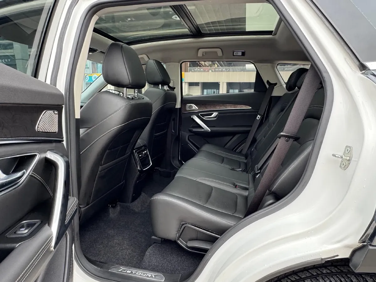 2021 Jetour X70 Plus 1.6T 197HP L4 7DCT,autocango,china used car exporter,china ev exporter,chinese used car exporter,chinese used ev exporter