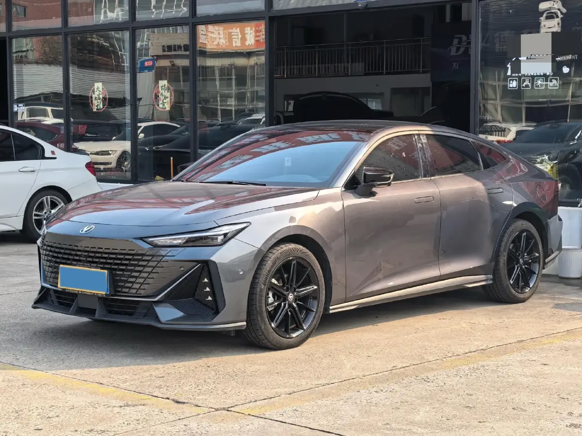 2023 ChangAn UNI-V 1.5T 188HP L4 7DCT