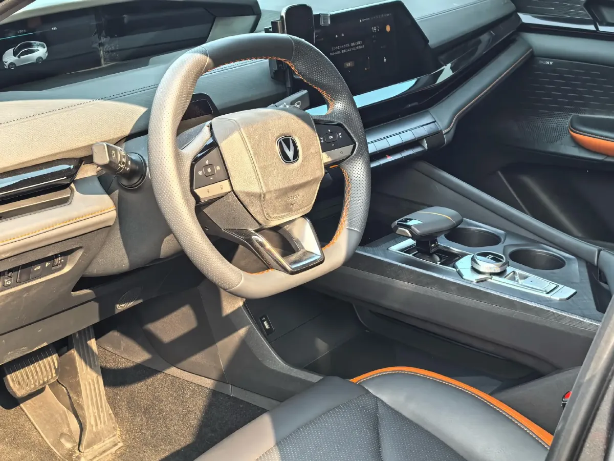 2023 ChangAn UNI-V 1.5T 188HP L4 7DCT,autocango,china used car exporter,china ev exporter,chinese used car exporter,chinese used ev exporter