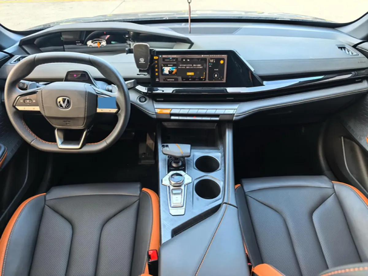 2023 ChangAn UNI-V 1.5T 188HP L4 7DCT,autocango,china used car exporter,china ev exporter,chinese used car exporter,chinese used ev exporter