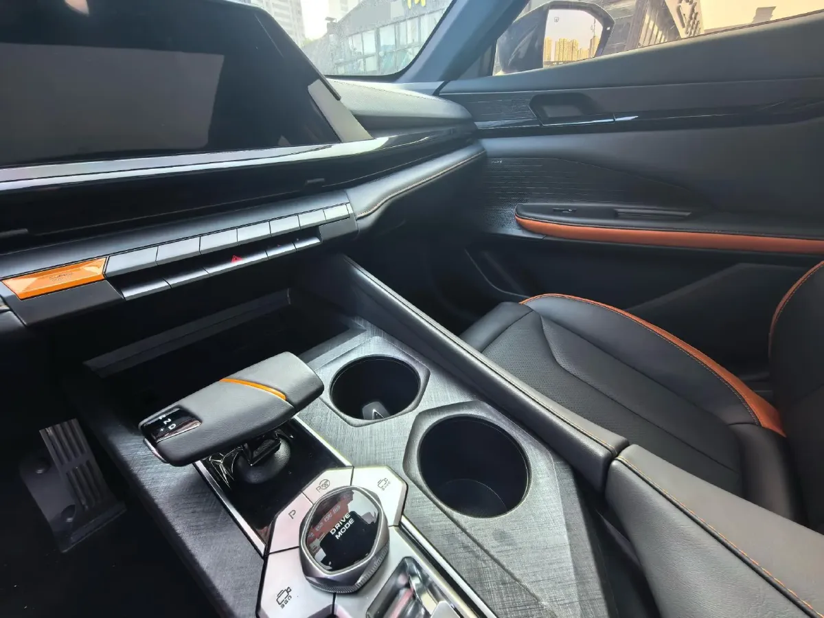 2023 ChangAn UNI-V 1.5T 188HP L4 7DCT,autocango,china used car exporter,china ev exporter,chinese used car exporter,chinese used ev exporter