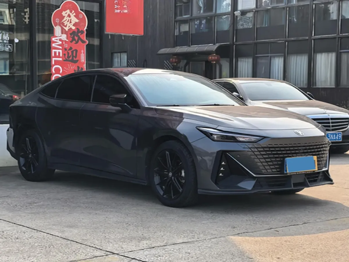 2023 ChangAn UNI-V 1.5T 188HP L4 7DCT,autocango,china used car exporter,china ev exporter,chinese used car exporter,chinese used ev exporter