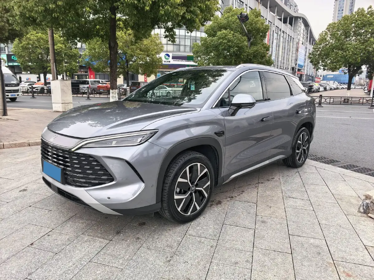 2025 BYD SongL DM-i 1.5L 101HP L4 E-CVT PHEV 26.6KWH