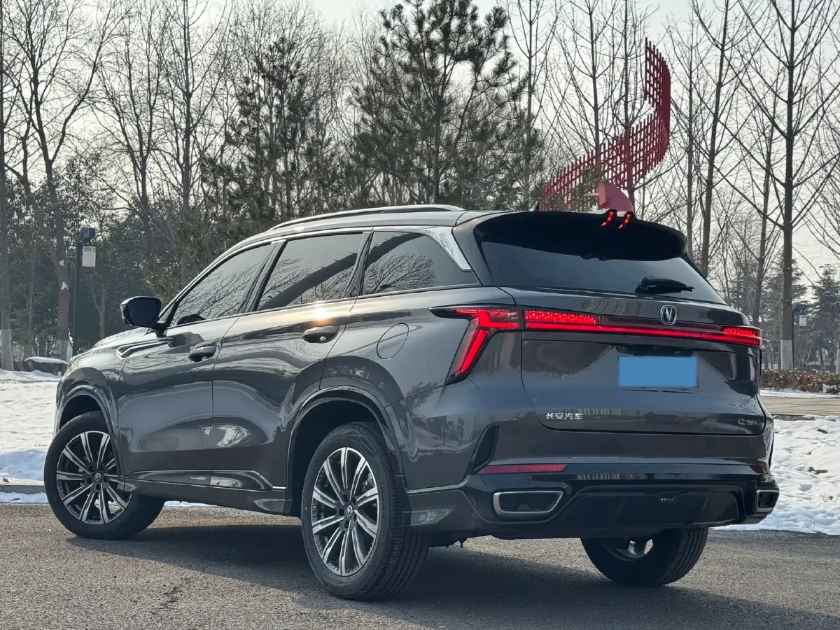 2025 ChangAn CS75 Plus 1.5T 188HP L4 8AT,autocango,china used car exporter,china ev exporter,chinese used car exporter,chinese used ev exporter