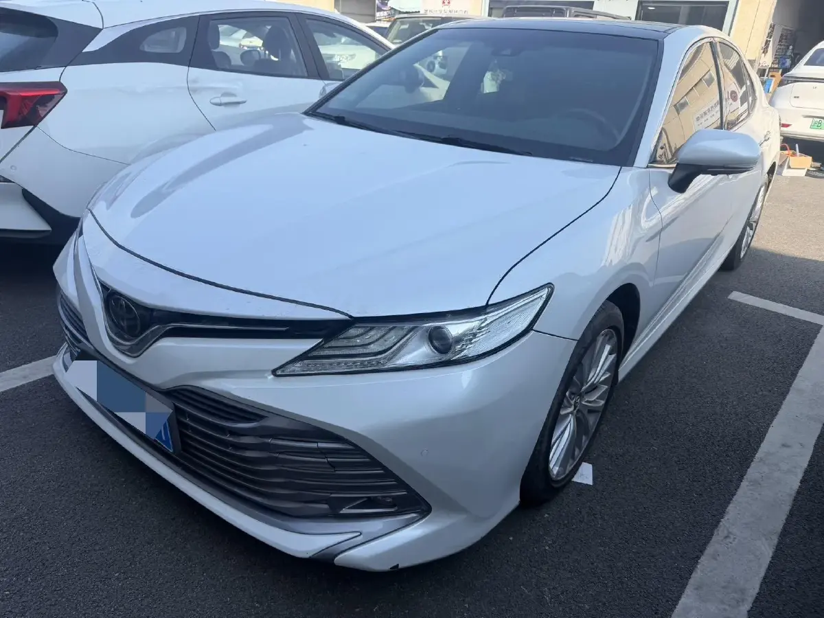 2019 Toyota Camry 2.5L 209HP L4 8AT