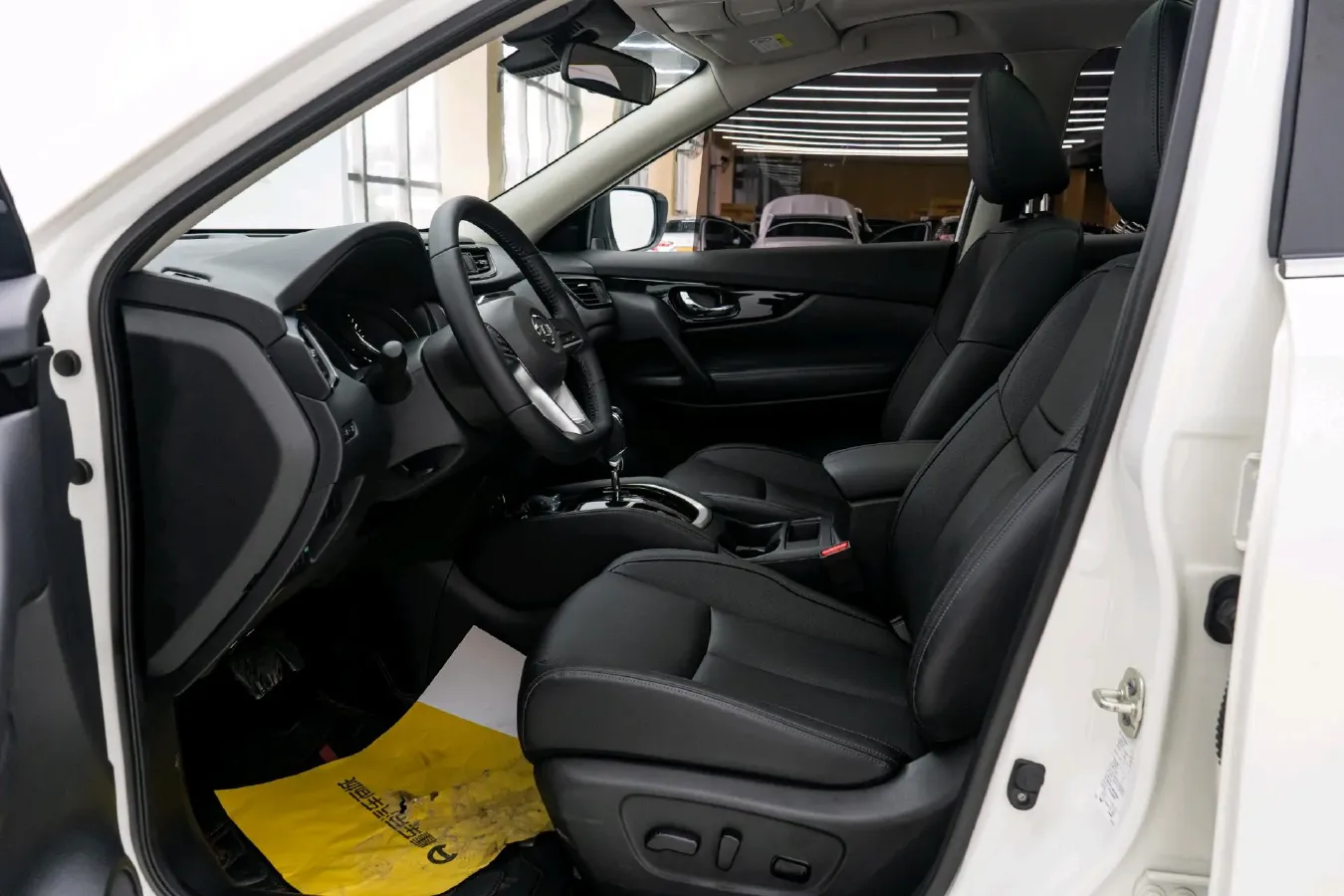 2022 Nissan X-Trail 2.0L 151HP L4 CVT,autocango,china used car exporter,china ev exporter,chinese used car exporter,chinese used ev exporter