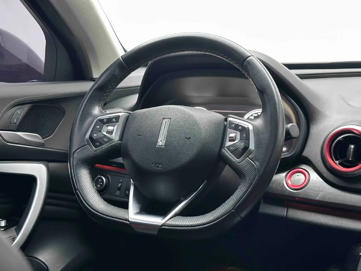 2017 WEY VV7 2.0T 234HP L4 7DCT,autocango,china used car exporter,china ev exporter,chinese used car exporter,chinese used ev exporter