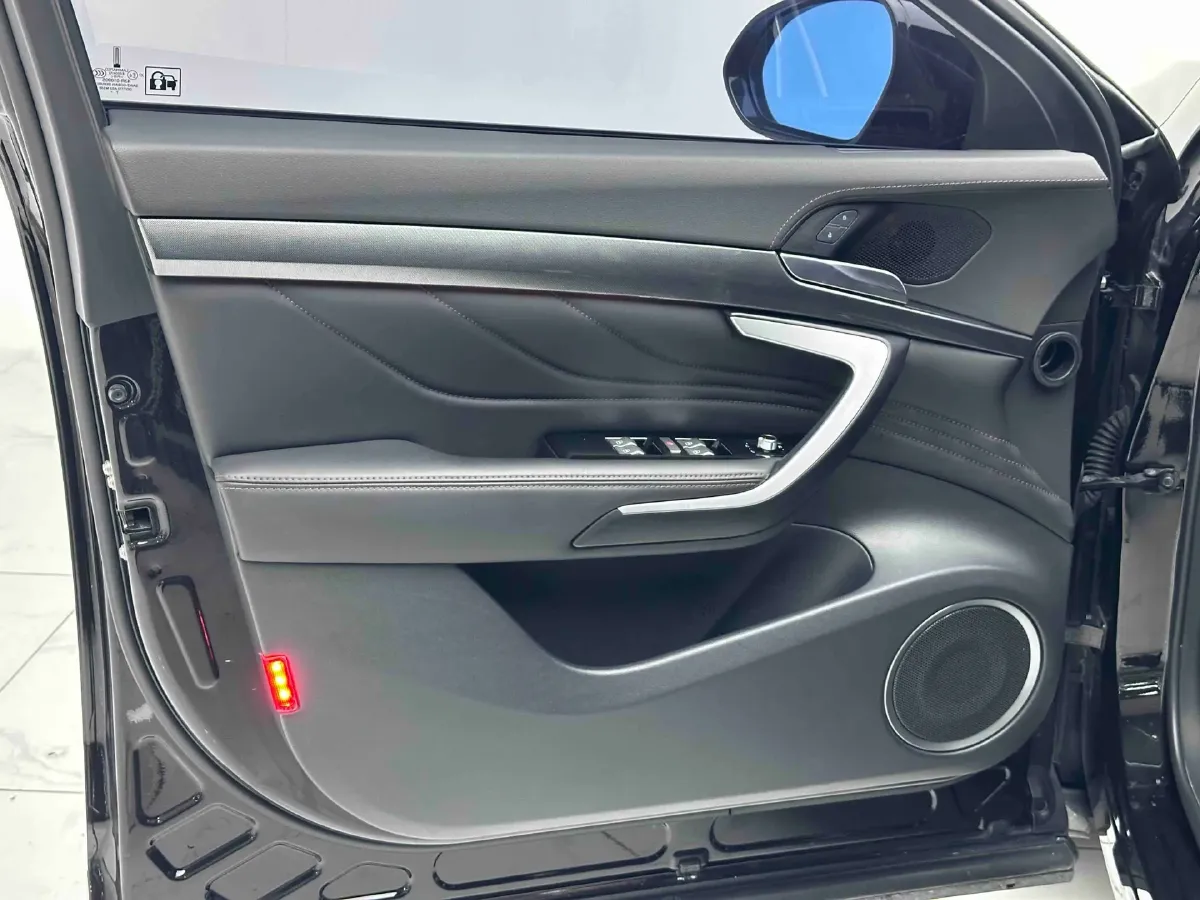 2017 WEY VV7 2.0T 234HP L4 7DCT,autocango,china used car exporter,china ev exporter,chinese used car exporter,chinese used ev exporter