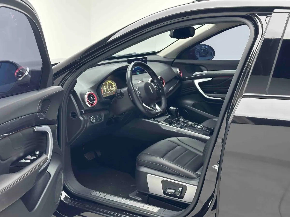 2017 WEY VV7 2.0T 234HP L4 7DCT,autocango,china used car exporter,china ev exporter,chinese used car exporter,chinese used ev exporter